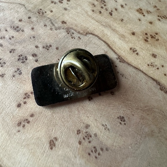 Vintage McDonalds (Mickey D’s) pin - Picture 4 of 6